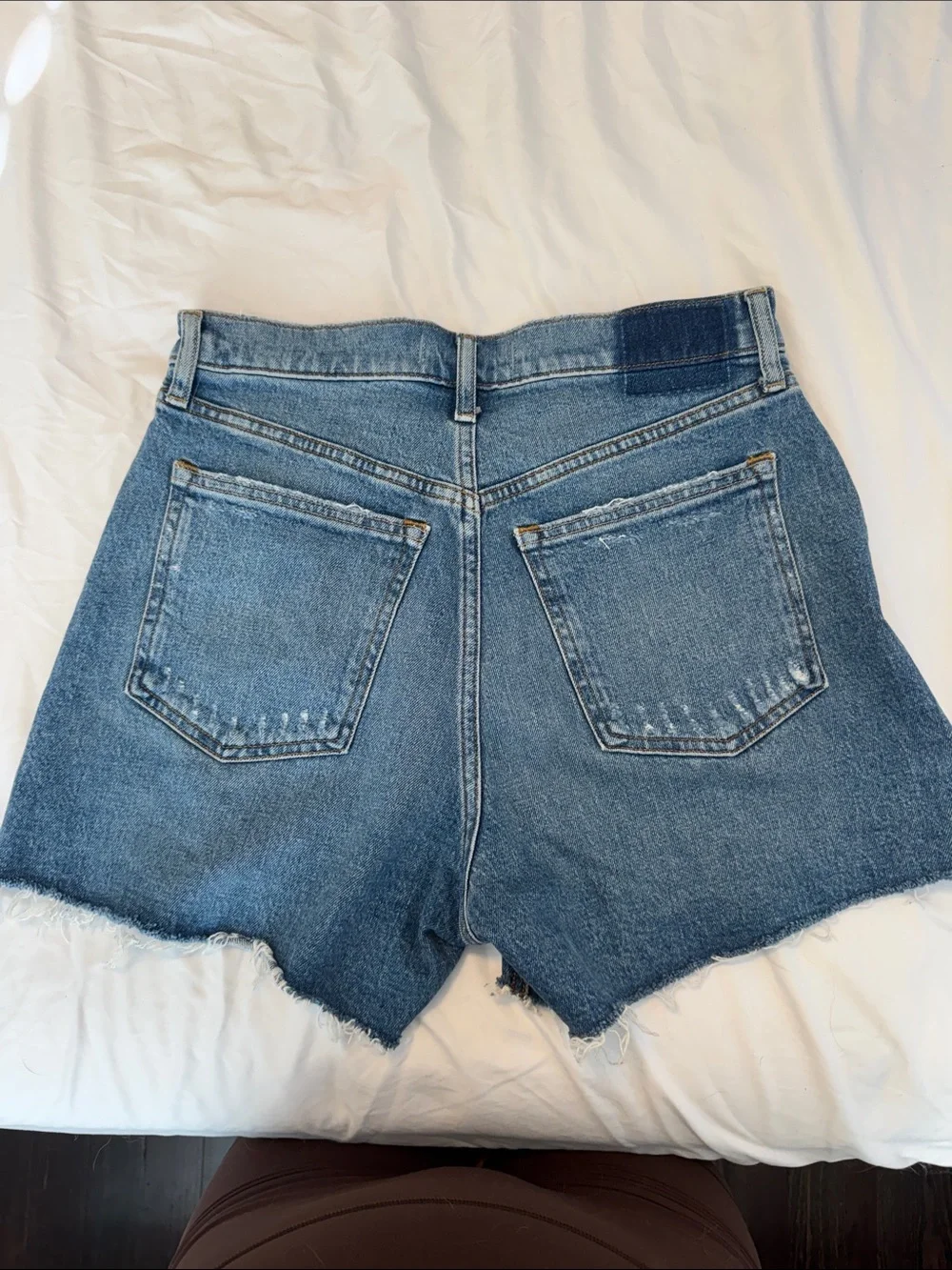 Abercrombie & Fitch The 4” Mom Short High Rise